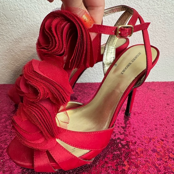 AUDREY BROOKE Scarlet Red Heels, Rose Accents 🌹 (Size 8.5) - Picture 9 of 11